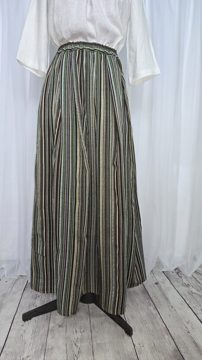 Stilizēti tautiskie svārki vasaras saulgriežiem, Zaļganbrūni