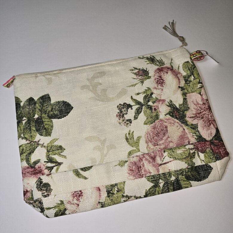 Lina kosmētikas somiņa, Rozes