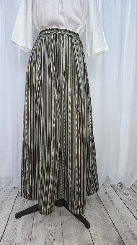 Stilizēti tautiskie svārki vasaras saulgriežiem, Zaļganbrūni