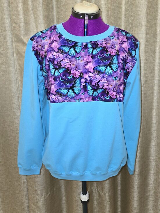 Tirkīzzils džemperis ar taureņiem, 42 izm.