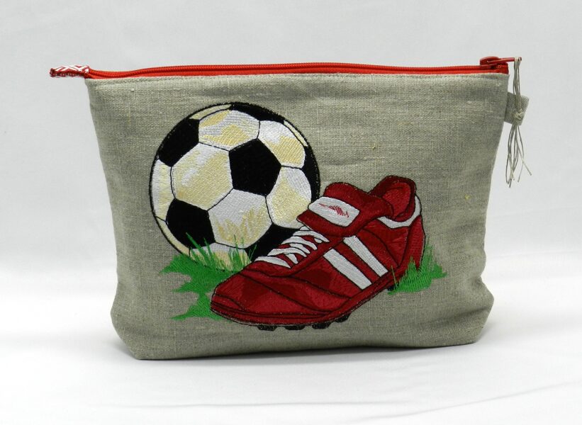Lina kosmētikas somiņa ar izšuvumu, Sports