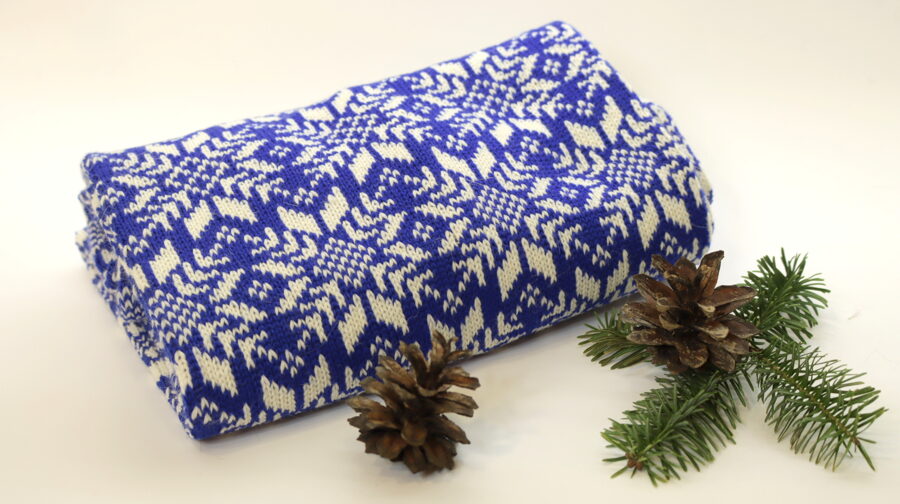 Apaļšalle, Auseklis lielais uz zila