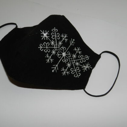 sejas maska ar izšuvumu